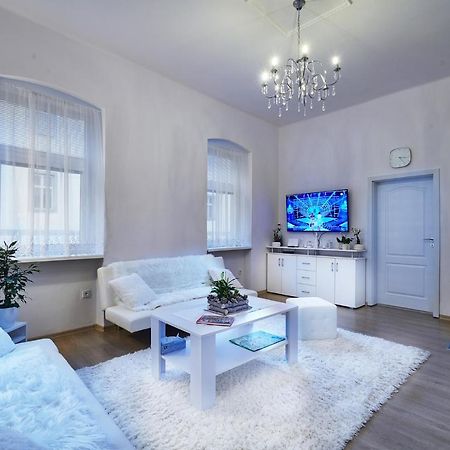 Apartman Bb Centrum บันสกาบิสตรีตซา ภายนอก รูปภาพ
