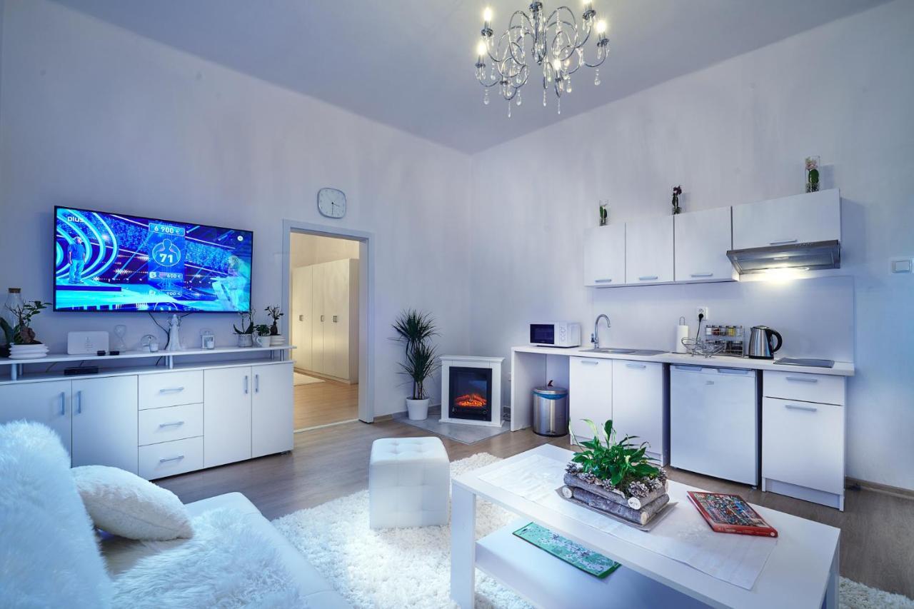 Apartman Bb Centrum บันสกาบิสตรีตซา ภายนอก รูปภาพ