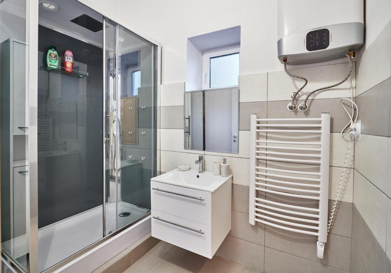 Apartman Bb Centrum บันสกาบิสตรีตซา ภายนอก รูปภาพ