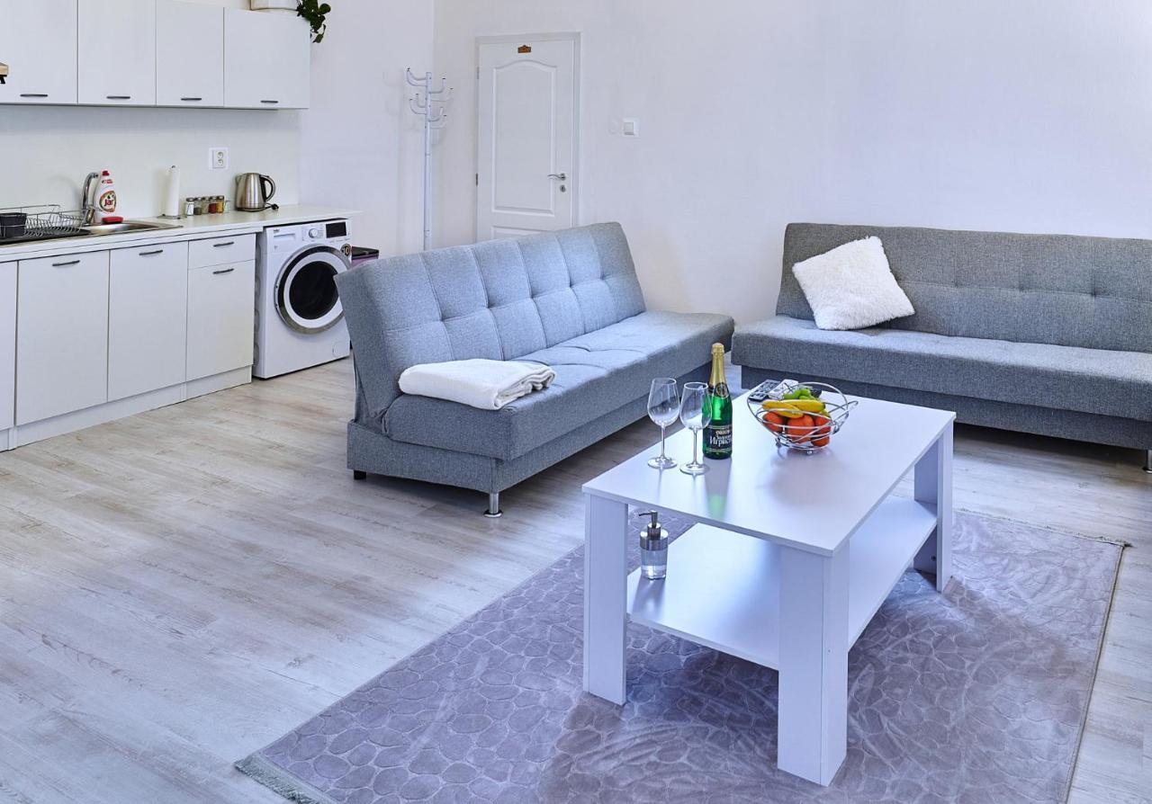Apartman Bb Centrum บันสกาบิสตรีตซา ภายนอก รูปภาพ