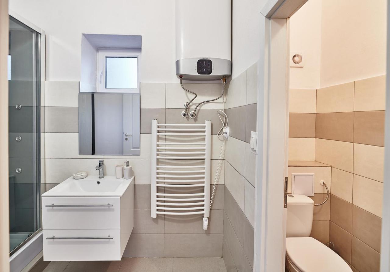 Apartman Bb Centrum บันสกาบิสตรีตซา ภายนอก รูปภาพ